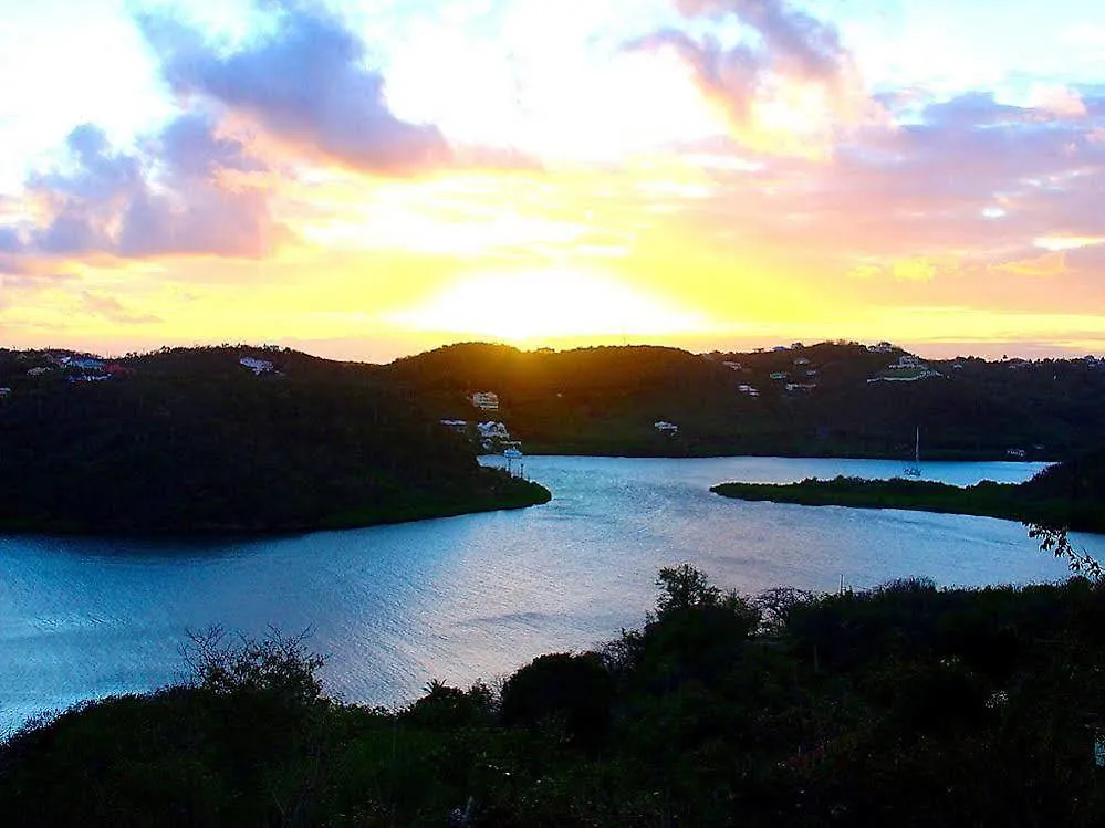 Sunrise Villa St. George's Appartement